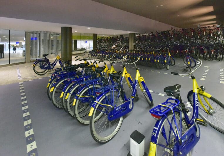 Deelfietsen op station Breda